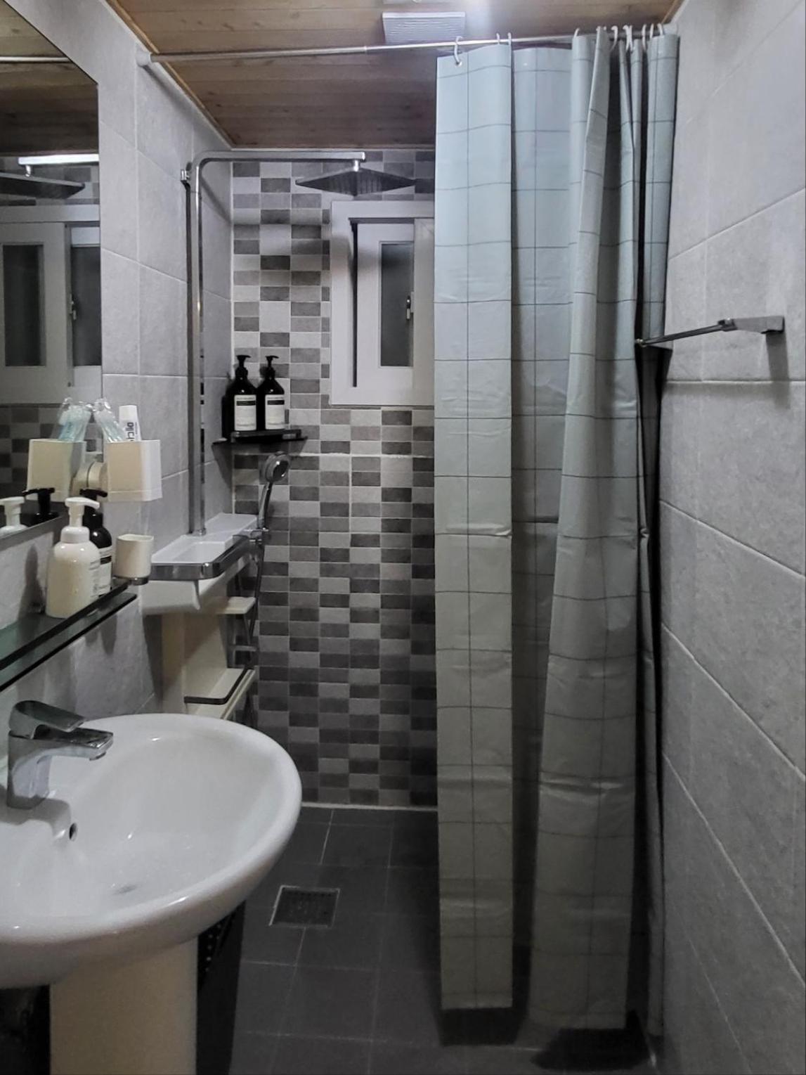 Biệt thự Hongdae T House Seoul